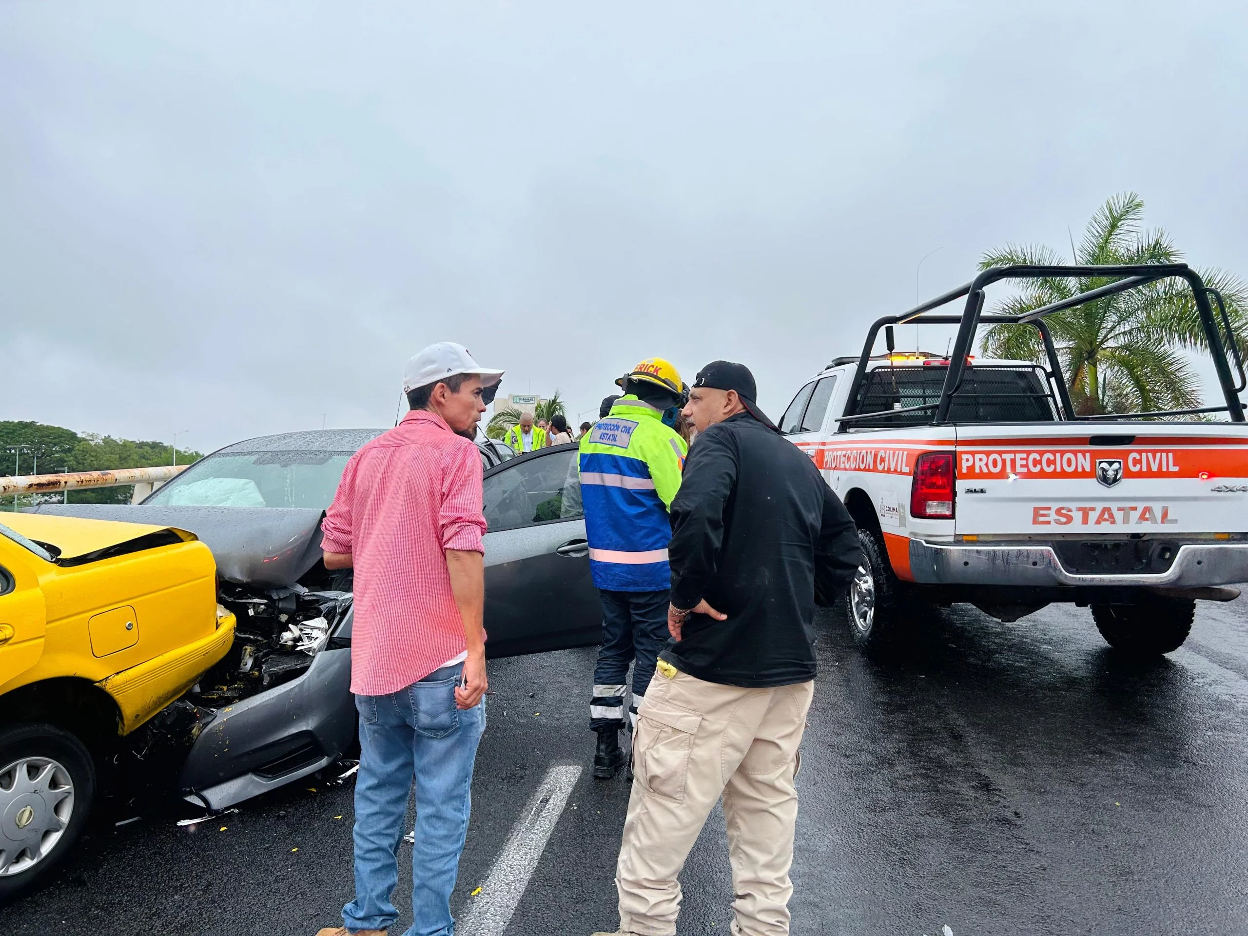 UEPC Colima alerta por accidente múltiple sobre Tercer Anillo Periférico