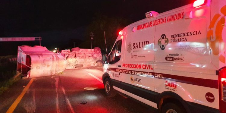 UEPC atiende accidente en la autopista Colima-Manzanillo; alerta por carriles cerrados