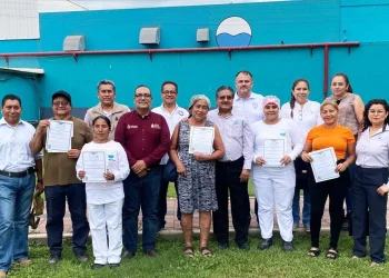 Personal de GrupoMar recibe certificados de IEEA Colima, por concluir nivel de estudios
