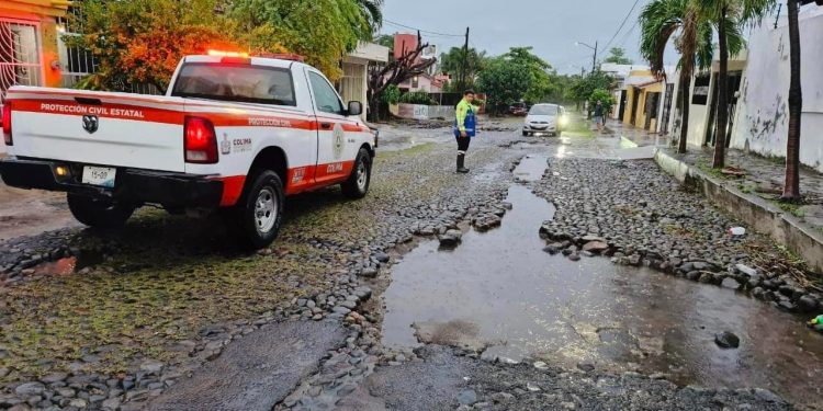 Tras lluvias intensas, UEPC atiende incidentes en el estado de Colima