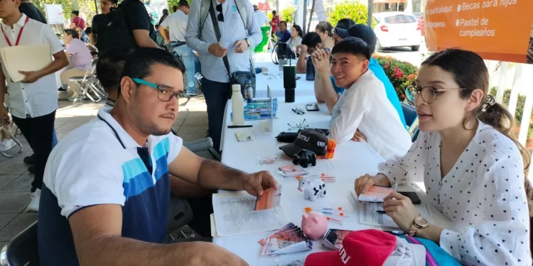 Feria de Empleo Colima 2024 realizada este jueves ofreció 500 plazas laborales