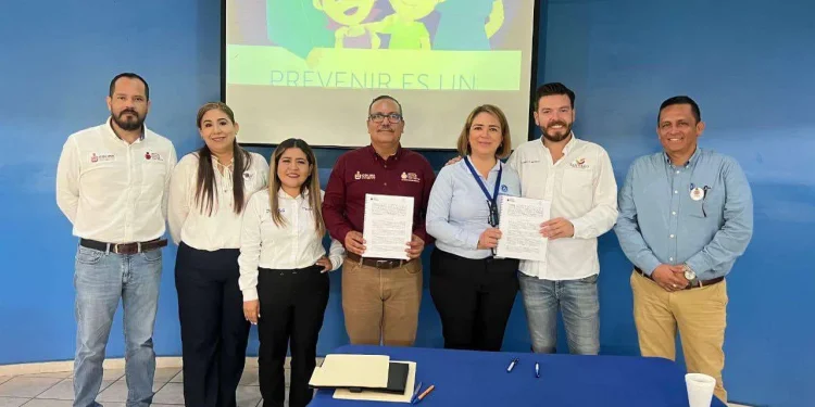 IEEA firma convenio con La Guadalupana Casa Funeral y entrega de 3 certificados a personal de la empresa