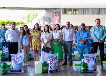 Gobierno de Colima inicia entrega de 799 kits de limpieza a escuelas de educación básica