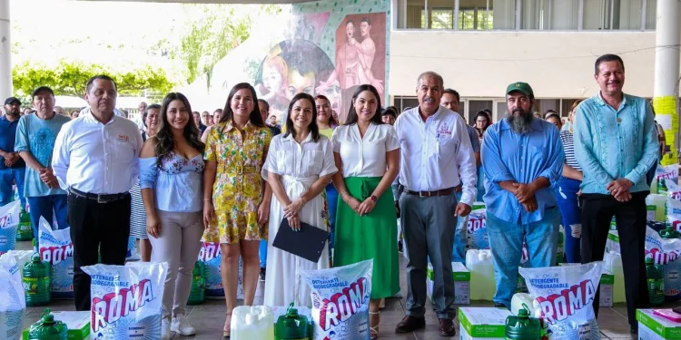 Gobierno de Colima inicia entrega de 799 kits de limpieza a escuelas de educación básica
