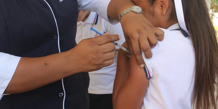 Salud Colima: vacuna contra VPH es la mejor prevención del cáncer de cuello uterino