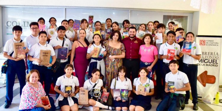 Cultura Colima y Fondo de Cultura Económica inauguran Gran Venta Nocturna 2024