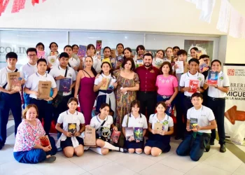 Cultura Colima y Fondo de Cultura Económica inauguran Gran Venta Nocturna 2024