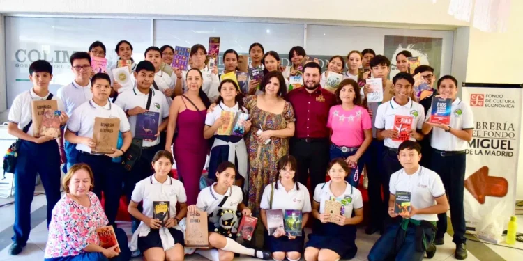 Cultura Colima y Fondo de Cultura Económica inauguran Gran Venta Nocturna 2024