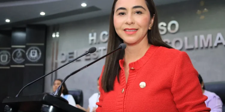 #SesiónOrdinaria | La diputada Andrea Naranjo Alcaraz da lectura al dictamen mediante el que se concede a los sujetos del Impuesto sobre Nóminas