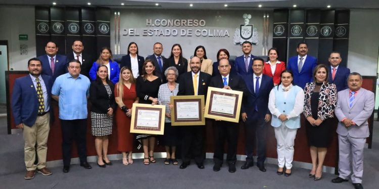 La Fiscalía General del Estado, felicita a la Mtra. Esperanza Ramírez Vela, Fiscal Especializada en Delitos por Razones de Género y Trata de Personas