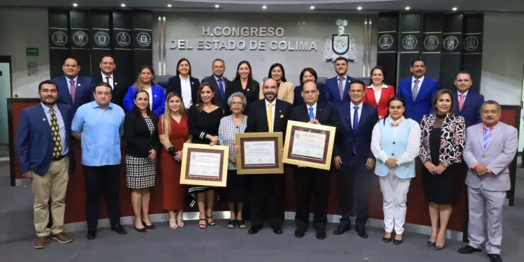 La Fiscalía General del Estado, felicita a la Mtra. Esperanza Ramírez Vela, Fiscal Especializada en Delitos por Razones de Género y Trata de Personas