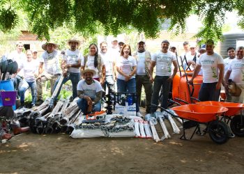 Rocío Beltrán entregó a sembradores aportaciones en especie para reforestación del Cerro del Toro