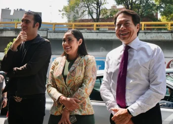 Gobernadora Indira y próximo titular de la SEP abordan proyectos educativos en puerta para Colima