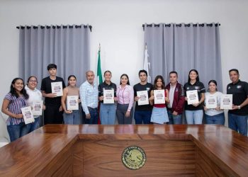 Gobernadora Indira Vizcaíno entregó apoyos a 10 deportistas internacionales