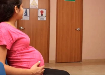 Orienta Salud Colima para prevenir embarazos en adolescentes y niñas