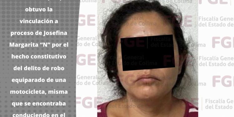 Mujer va a prisión por conducir en Tecomán motocicleta con reporte de robo FGE