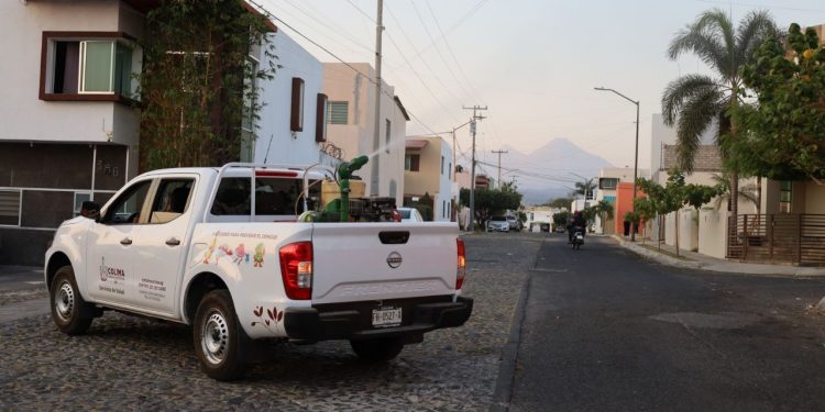 Amplía Salud Colima la fumigación contra el dengue a 5 municipios