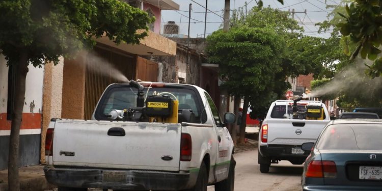 Salud Colima fumiga hoy en Manzanillo, Tecomán y Villa de Álvarez