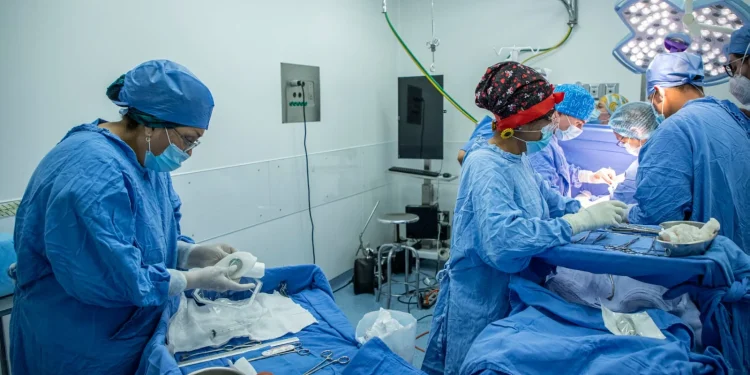 IMSS coloca prótesis a 10 mujeres en primera Jornada Nacional de Reconstrucción mamaria