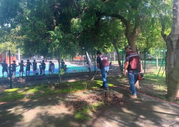 Voluntariado del DIF Estatal Colima refuerza campaña contra dengue, en el Cedeco Insurgentes