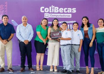 Gobierno de Colima entrega laptops gratuitas a 925 estudiantes de Coquimatlán y Armería
