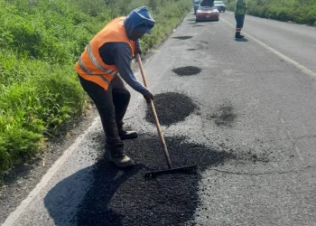 Seidum bachea tramos carreteros en tres municipios, para mejorar seguridad de quienes transitan