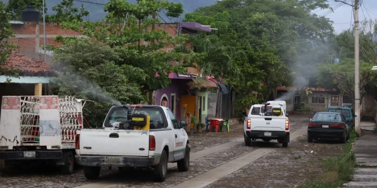 Este jueves fumiga Salud Colima contra el dengue en los 5 municipios de riesgo