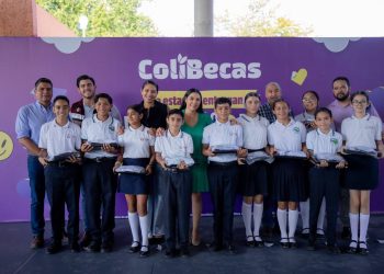 Gobierno de Colima concluye entregas ordinarias de laptops gratuitas, en Escuela de Talentos