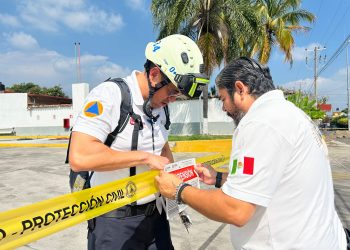 Protección Civil detecta origen de derrame de combustible: suspende gasolinera y amplía zona de evacuación en Cuauhtémoc