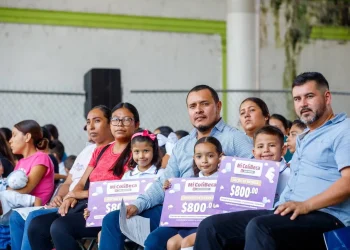 Gobierno de Colima entrega Mi ColiBeca para Empezar a más de 1,300 estudiantes de Minatitlán