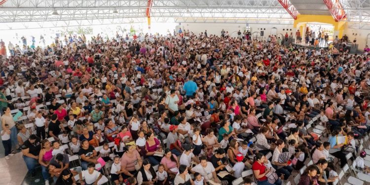 Gobierno Colima entrega Mi ColiBeca para Empezar a más de 3 mil estudiantes villalvarenses, este martes