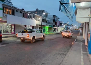 Salud Colima intensifica fumigación contra dengue en 33 colonias de Manzanillo y Tecomán, este jueves