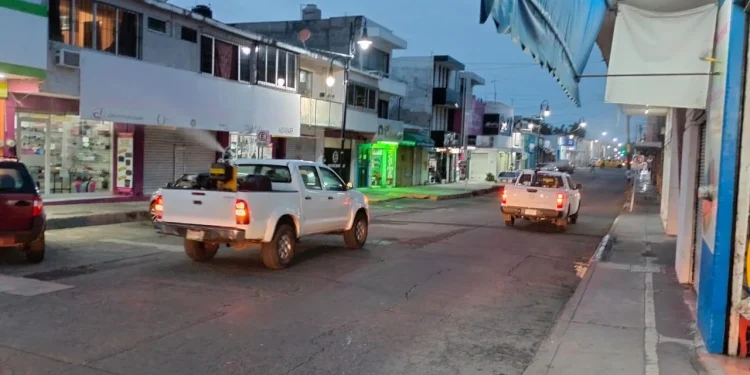 Salud Colima intensifica fumigación contra dengue en 33 colonias de Manzanillo y Tecomán, este jueves