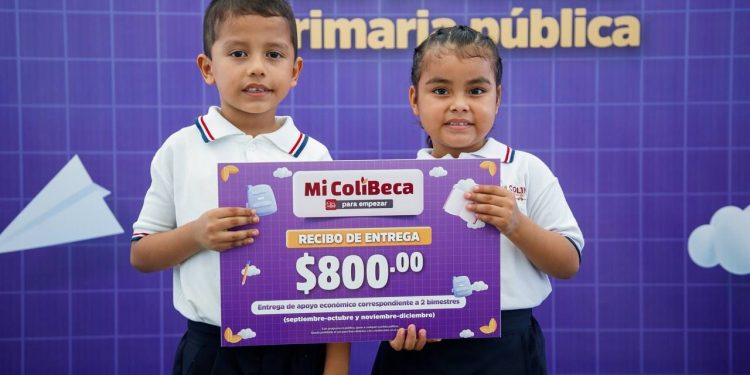 Gobierno de Colima inicia entrega de Mi ColiBeca para Empezar a estudiantes de Tecomán