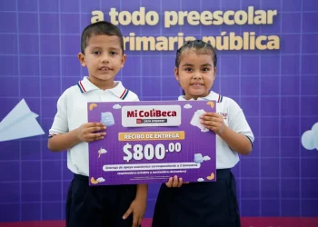 Gobierno de Colima inicia entrega de Mi ColiBeca para Empezar a estudiantes de Tecomán