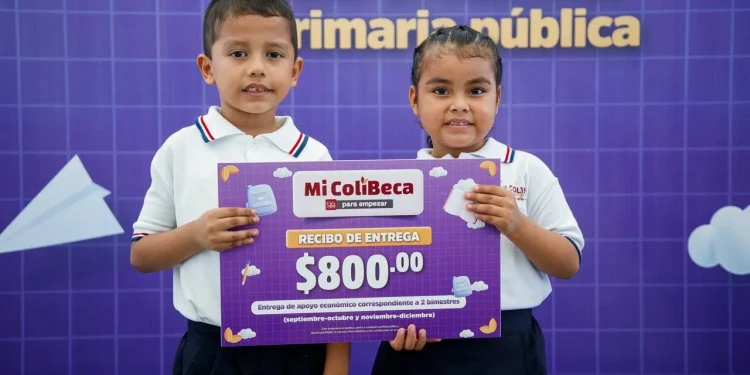 Gobierno de Colima inicia entrega de Mi ColiBeca para Empezar a estudiantes de Tecomán
