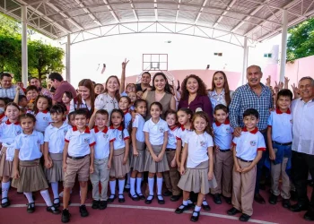 Gobernadora entregó construcción de techado en Cendi Villa de Álvarez; se invierten 2.6 mdp