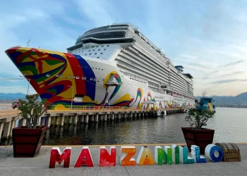 LIegaron a Manzanillo los dos primeros cruceros de la temporada 2024-2025