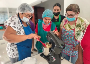 Gobierno de Colima impulsa el autoempleo con el curso de bocadillos y postres