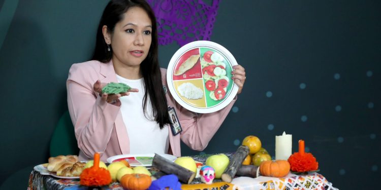 Recomienda IMSS consumo de alimentos de ofrenda de Día de Muertos con base al Método del Plato Saludable