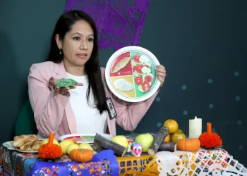 Recomienda IMSS consumo de alimentos de ofrenda de Día de Muertos con base al Método del Plato Saludable
