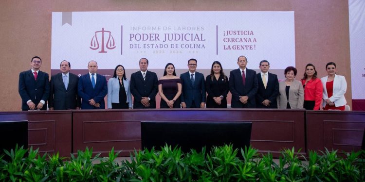 Gobernadora Indira Vizcaíno acudió al Informe del Presidente del Poder Judicial