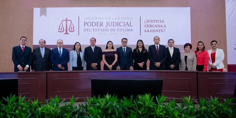 Gobernadora Indira Vizcaíno acudió al Informe del Presidente del Poder Judicial
