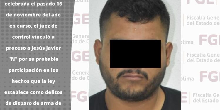 Vinculan a proceso a hombre por presuntamente disparar arma de fuego, robar un vehículo y poseer droga