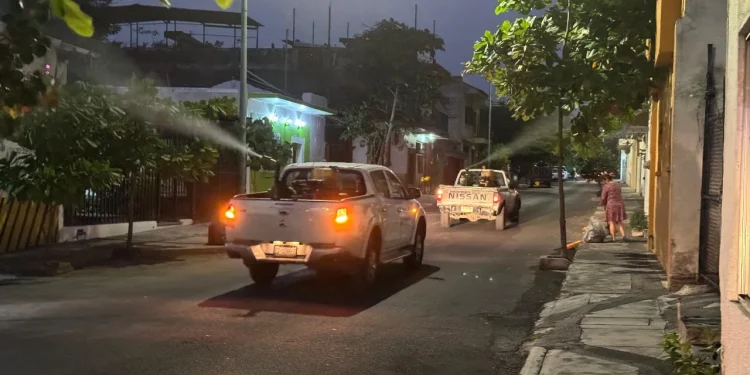 Salud Colima reafirma la fumigación contra dengue en Cuauhtémoc y Manzanillo, este miércoles