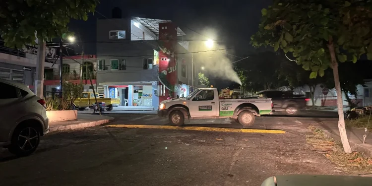 Este miércoles en Manzanillo, Tecomán y Villa de Álvarez continúa la fumigación contra el dengue