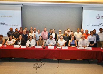 Sector Salud de Colima realiza combate integral del vector del dengue