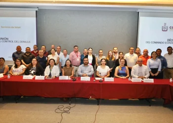 Sector Salud de Colima realiza combate integral del vector del dengue