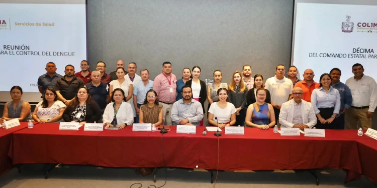 Sector Salud de Colima realiza combate integral del vector del dengue