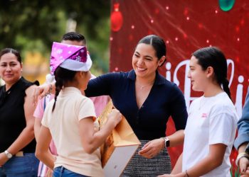Indira Vizcaíno celebra posada con niñas, niños y adolescentes de los CAS del DIF Estatal Colima